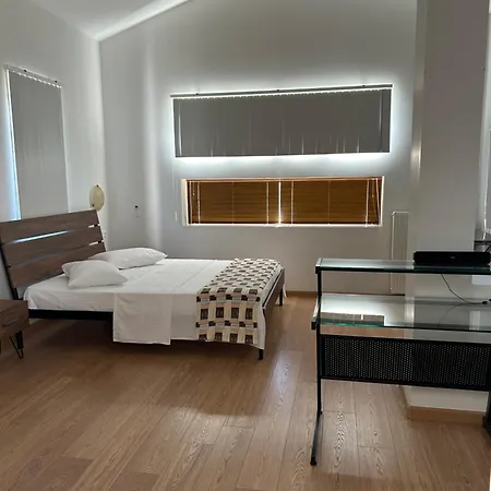 Zografos Pansiyon Zaharo